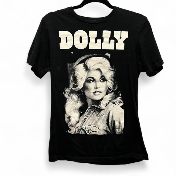 Black Tee with Dolly Graphic - Picture 1 of 3